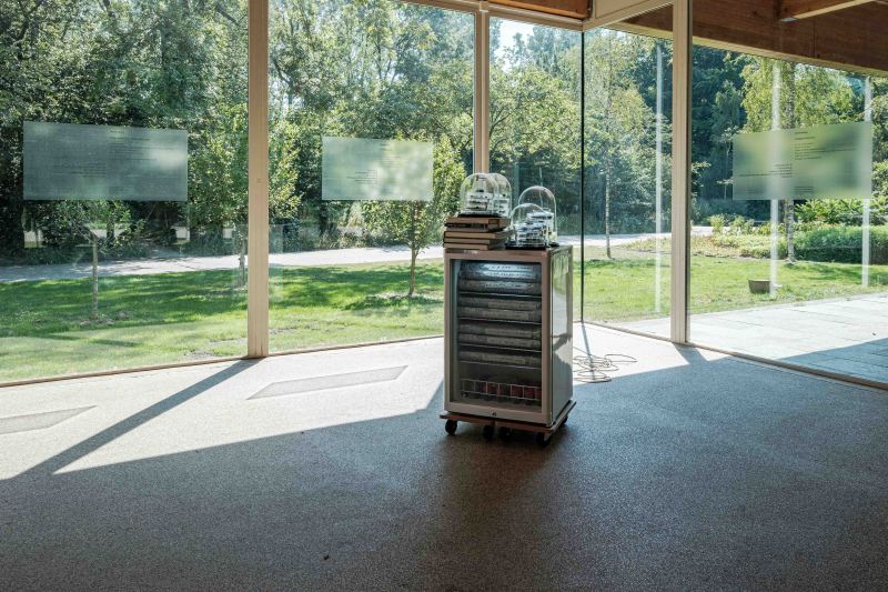 Overview exhibit 'Breath of Soil(s) at Glazen Huis, Zone2Source, Amstelpark Amsterdam, Jacqueline Heerema.
Photo Theo Mahieu.