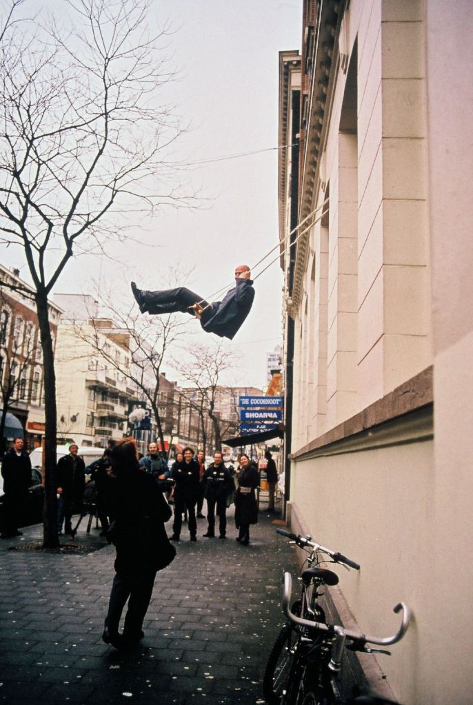 art as public space, 1996 - ongoing
schommel, swing, TENT, Witte de Withstraat, Rotterdam 2001.