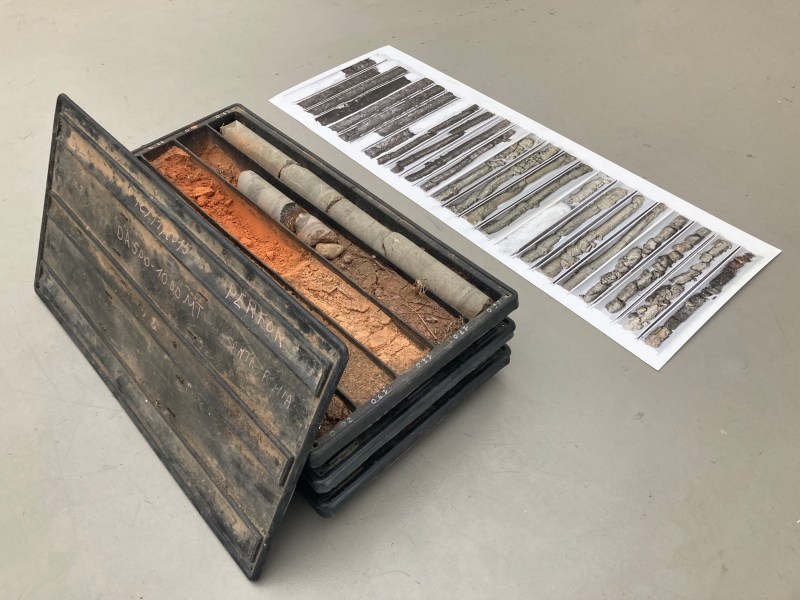 Soft Soils, aardtijd is embedded within the exhibition Exploded View and the ongoing dialogue with artist Eline Kersten since 2019; Arti et Amicitiae Amsterdam Febr 19-March 27, 2022. Photo; Jacqueline Heerema