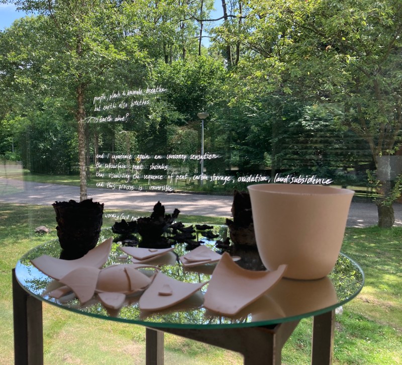 Relicts of openings intervention, an exercise in sense of touch to experience vulnerability of soil/Earth.. Jacqueline Heerema, 2022.